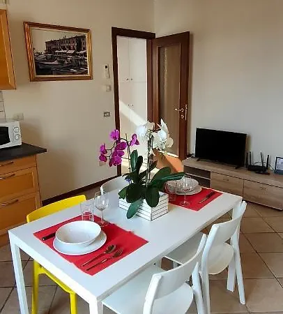 Alla Vecchia Scuola 3* Lazise