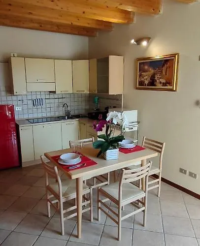 Alla Vecchia Scuola Affittacamere 3*